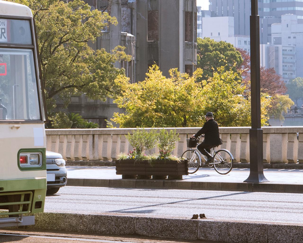 kunststoff-blumenkuebel-verkehr